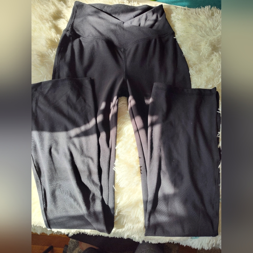 Danskin bootcut split hem leggings